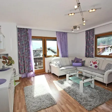 Spacious In Tyrol With Balcony Appartement Stumm