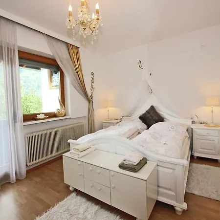 아파트 In Near Slopes